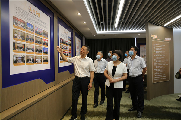 J9九游会与中原银行安阳分行签署战略合作协议 J9九游会与中原银行安阳分行签署战略合作协议